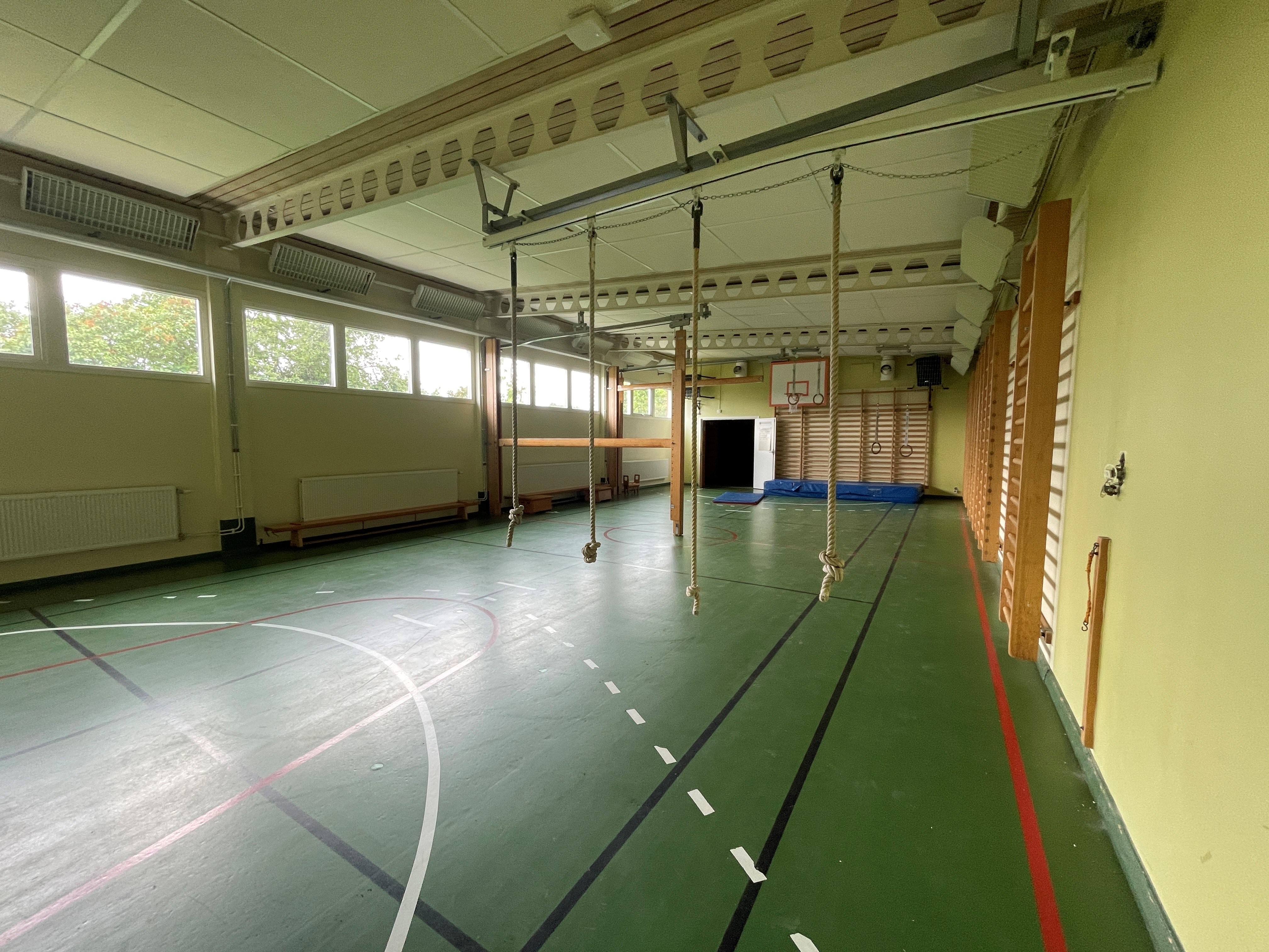 Idrottshall/lager/showroom till salu i Stockholm bild 1